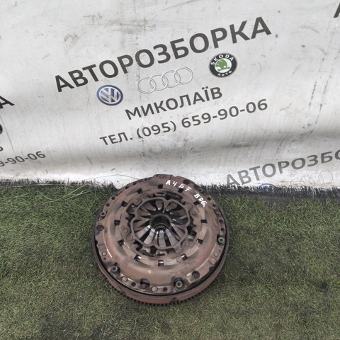 Маховик із зубчастим ободом в зборі 06D105266A VAG