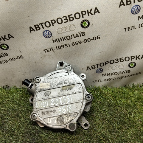 Насос вакуумний 06D145100E VAG