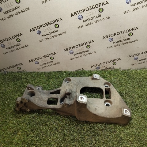 Кронштейн кріплення генератора 06F903143F VAG