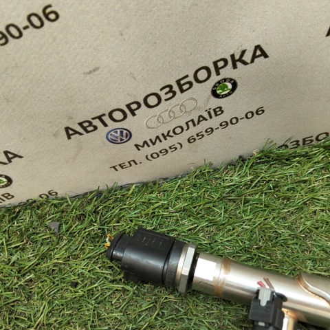Датчик тиску палива 06J906051F VAG