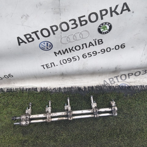 Паливна рампа 070133317C VAG