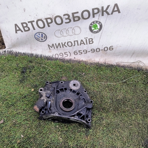 Насос маслозакачуючий 074115109B VAG