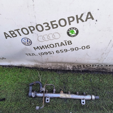 Рампа форсунок системи упорскування палива 076130093C VAG