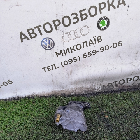 Насос вакуумний 076145100 VAG