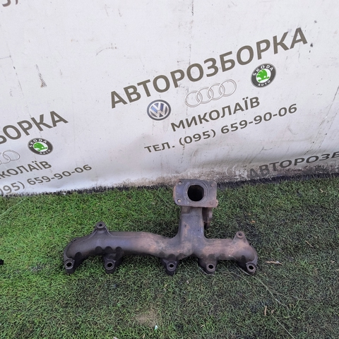 Колектор випускний 076253031A VAG