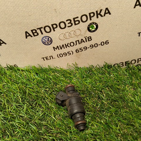 Форсунка дизельна в зборі, розпилювач + тримач 078133551AC VAG