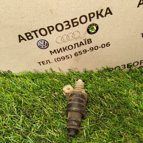 Форсунка вприску палива 078133551D VAG