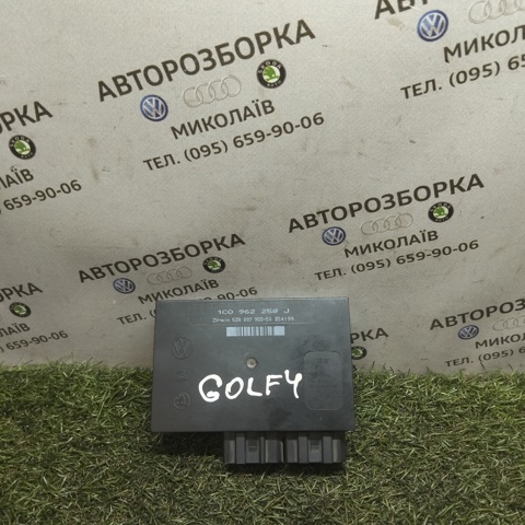 Блок керування центральним замком 1C0962258J VAG