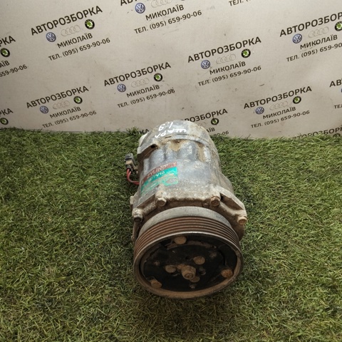 Насос кондиціонера 1H0820803D VAG