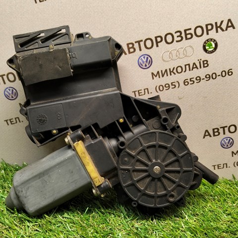 Двигун стеклопод'емника двері задньої, правої 1H4959812B VAG