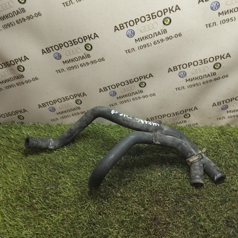 Патрубок системи охолодження 1J0121086B VAG