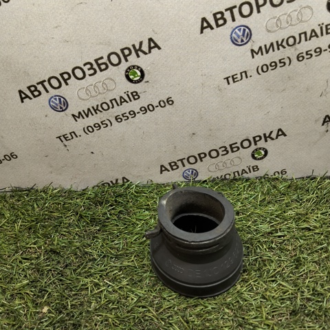 Патрубок повітряний, вихід повітряного фільтра 1J0129627D VAG