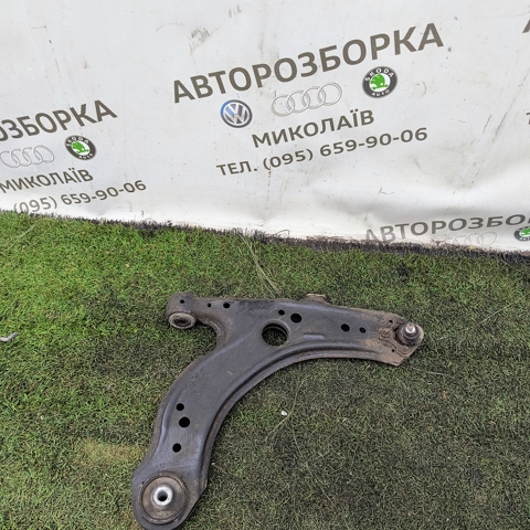 Важіль передньої підвіски нижній, лівий/правий 1J0407151C VAG