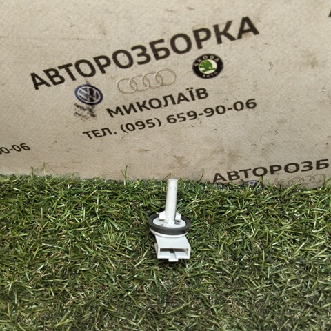 Датчик температури випарювача 1J0907543A VAG