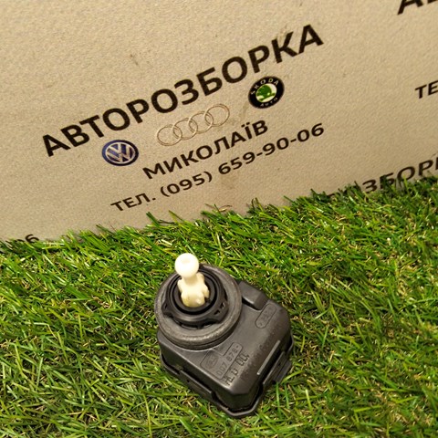Двигун корректора фари Volkswagen Bora