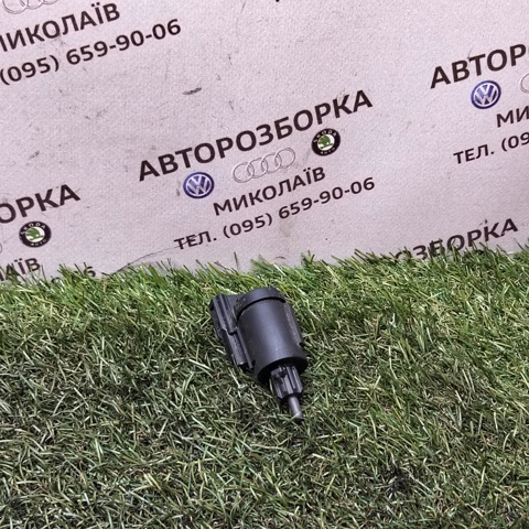 1J0945511D VAG жабка тормозу - купити онлайн в Україні