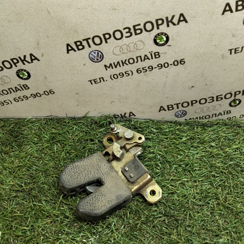 Замок кришки багажника / задніх 3/5-х дверей 1J5827505C VAG