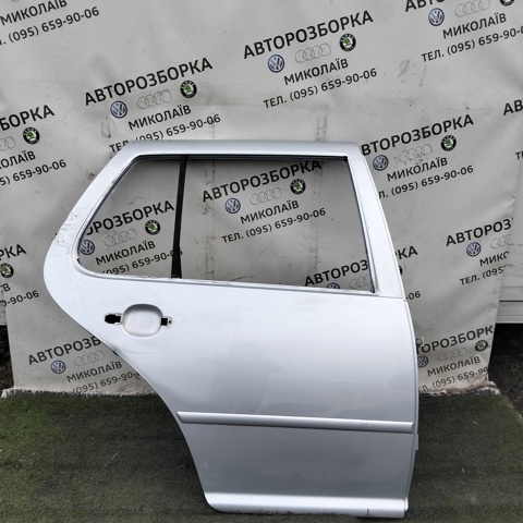 Двері пасажирські задні праві Volkswagen Golf 4