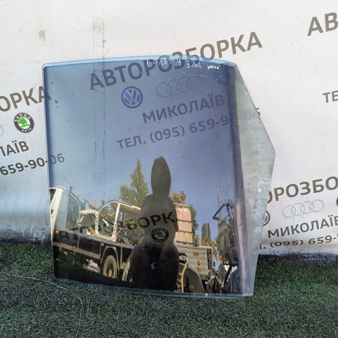 Скло задньої двері лівої 1J9845025G VAG