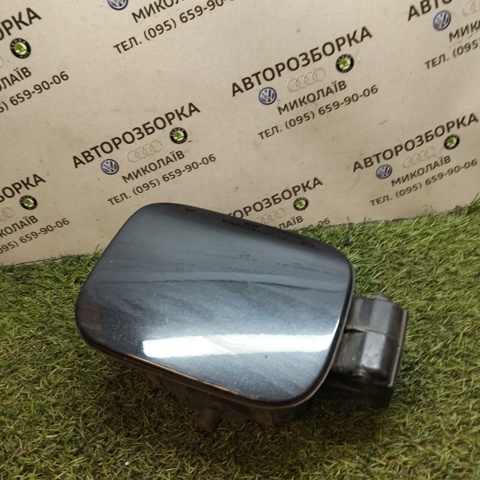 Лючок паливного бака Volkswagen Passat B8