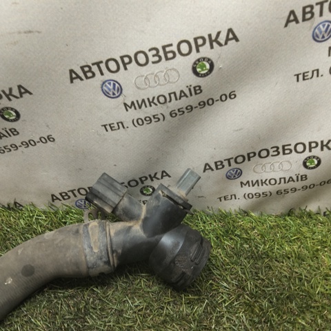 Фланець системи охолодження (трійник) 1K0122291K VAG