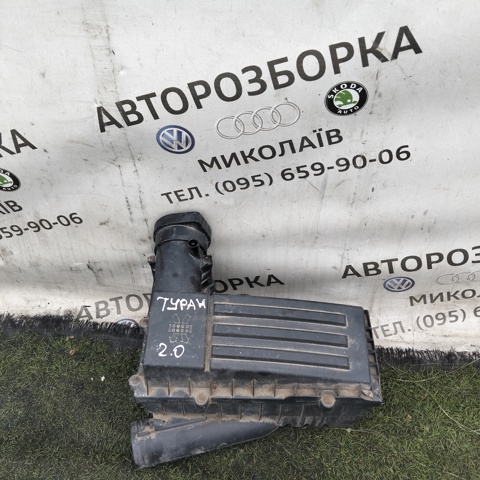 Корпус повітряного фільтра 1K0129607S VAG
