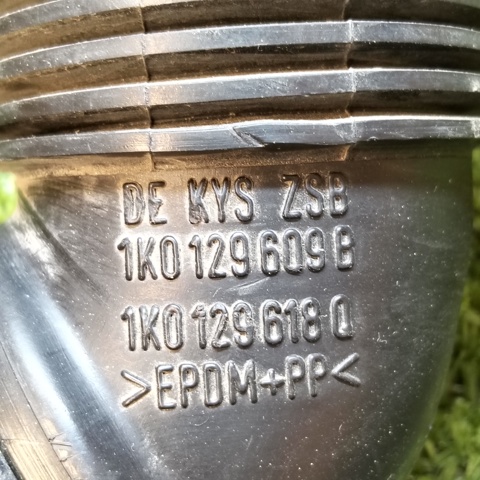 Повітрозабірник повітряного фільтра 1K0129609B VAG