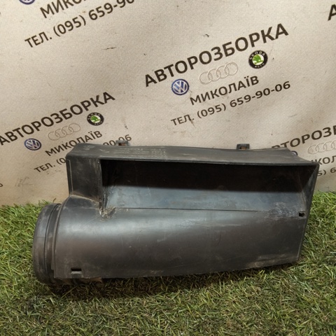 Повітрозабірник повітряного фільтра 1K0805962E VAG