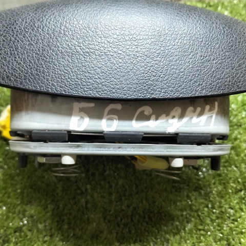 Подушка в кермі 1K0880201BS VAG