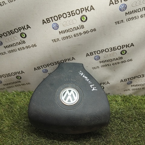 Подушка в кермі 1K0880201BT VAG