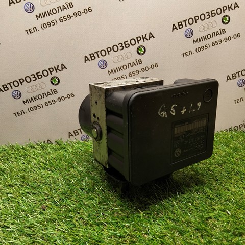 Блок управління АБС (ABS) 1K0907379AC VAG