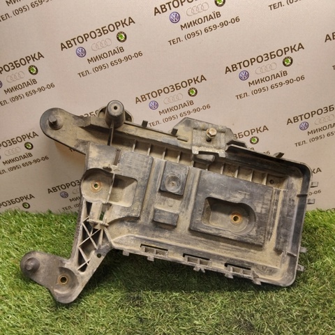 Ящик АКБ 1K0915333C VAG