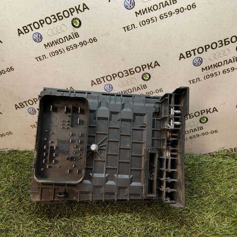 Коробка запобіжників 1K0937125A VAG