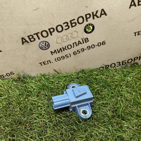 Датчик AIRBAG передній 1K0955557A VAG