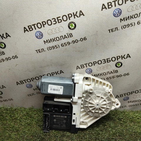 Мотор склопідйомника водійських дверей 1K0959701K VAG
