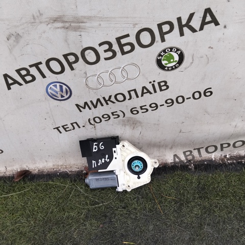 Мотор склопідйомника водійських дверей 1K0959701P VAG