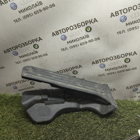 Підаль газу 1K1723503M VAG