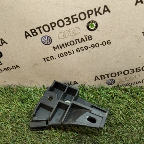 Кронштейн ручки відкривання капота 1K1823633 VAG