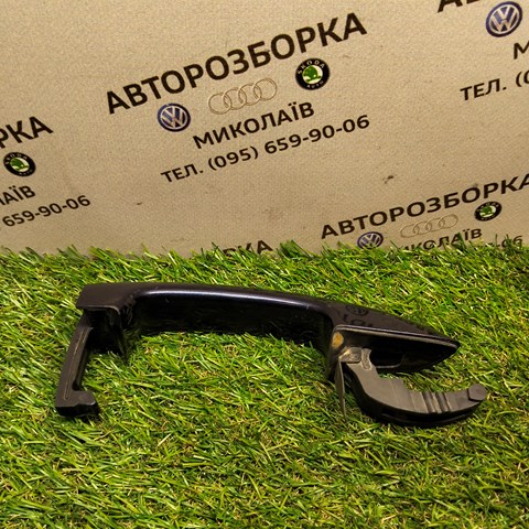 Ручка лівих задніх дверей зовнішня 1K8837205F VAG
