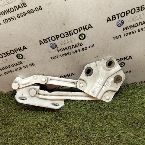 Шарнір капота правий 1T0823302B VAG