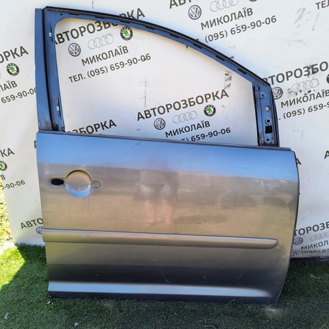 Дверка передня права 1T0831056AA VAG