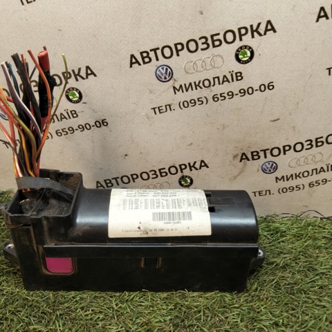 Монтажний блок 1T1937615B VAG