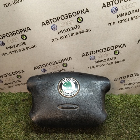 Подушка AIRBAG передня ліва 1U0880201K VAG