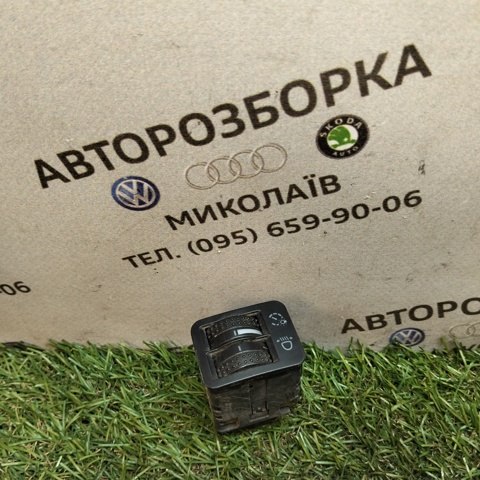 Кнопка коректора фар 1U0941333D VAG
