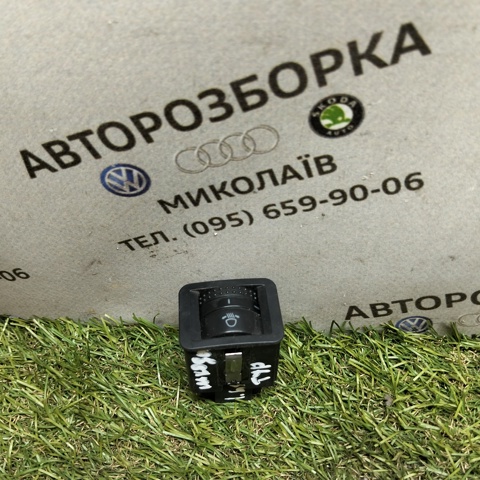 Кнопка коректора фар 1U0941333E VAG