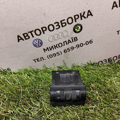 Кнопка вкл.обогрева сидіння 1U0963563B VAG
