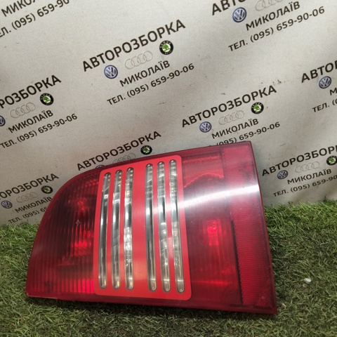 Задній правий стоп 1U9945096 VAG
