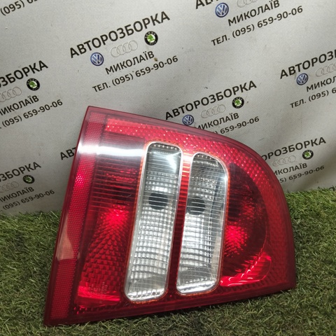 Задня ліва фара 1U9945111B VAG