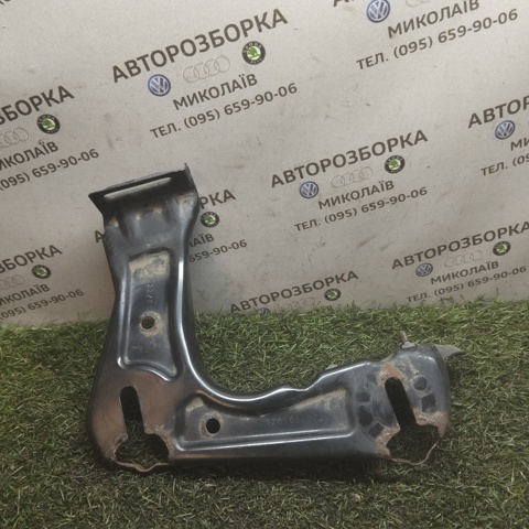Рамка радіатора права 1Z0805072 VAG