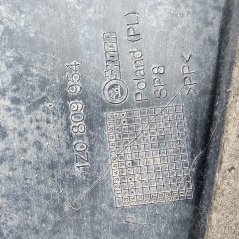 Підкрилок переднього крила, правий передній 1Z0809954 VAG